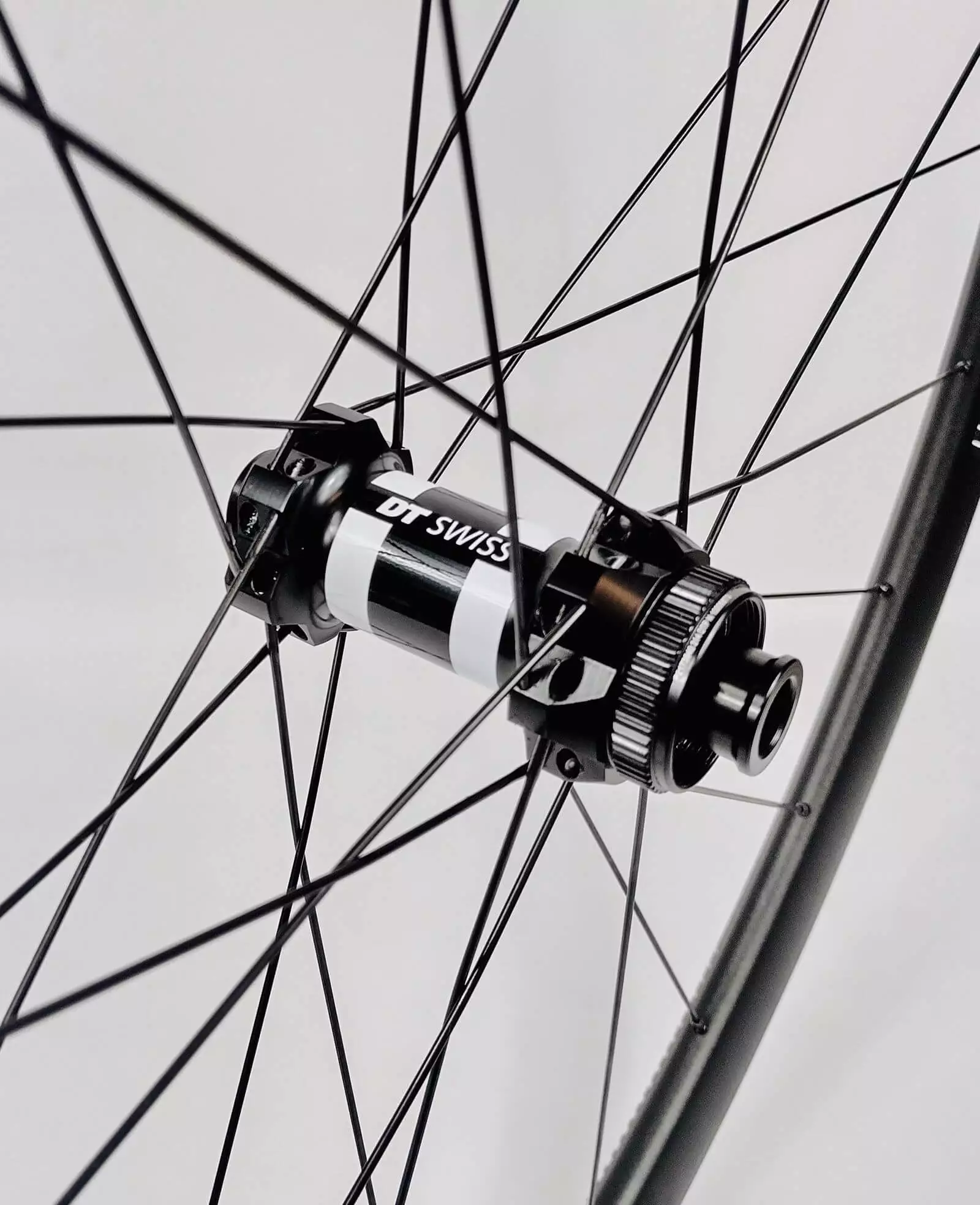 DT Swiss 350 StraightPull front hub for Centerlock disc in a lightweight endurance bike wheel on DT Swiss RR521 rim